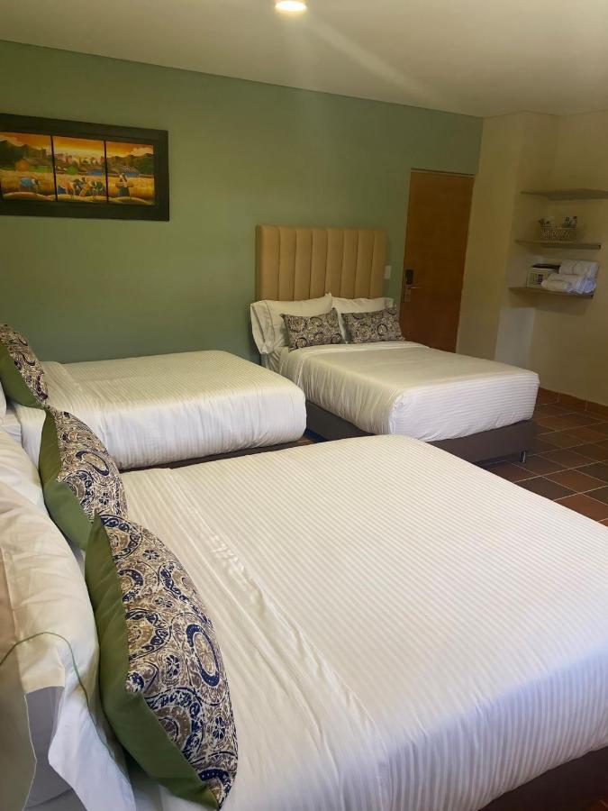 Hotel Bambu กัวตาเป ภายนอก รูปภาพ